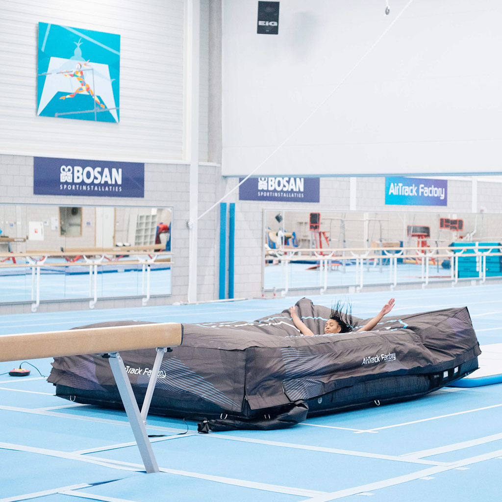 AirTrack-Factory-AirBag-S-in-use-ilmapatja-alastulopatja