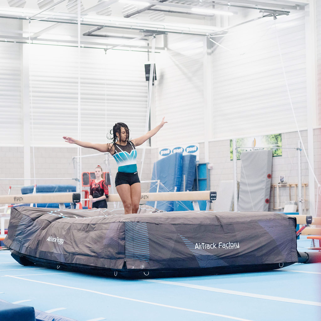 AirTrack-Factory-AirBag-S-in-use-ilmapatja-alastulopatja